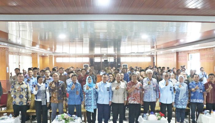 Wakil Bupati Serang Muhammad Najib Hamas saat membuka Workshop Evaluasi Pengelolaan Keuangan dan Pembangunan Desa Kabupaten Serang yang digelar BPKP Provinsi Banten di Aula Tb. Suwandi