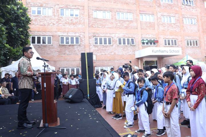 Wali Kota Tangerang Sachrudin memberikan sambutan saat membuka Audisi Cerdas Cermat Liga Bintang Juara di Kumnamu School, Cibodas