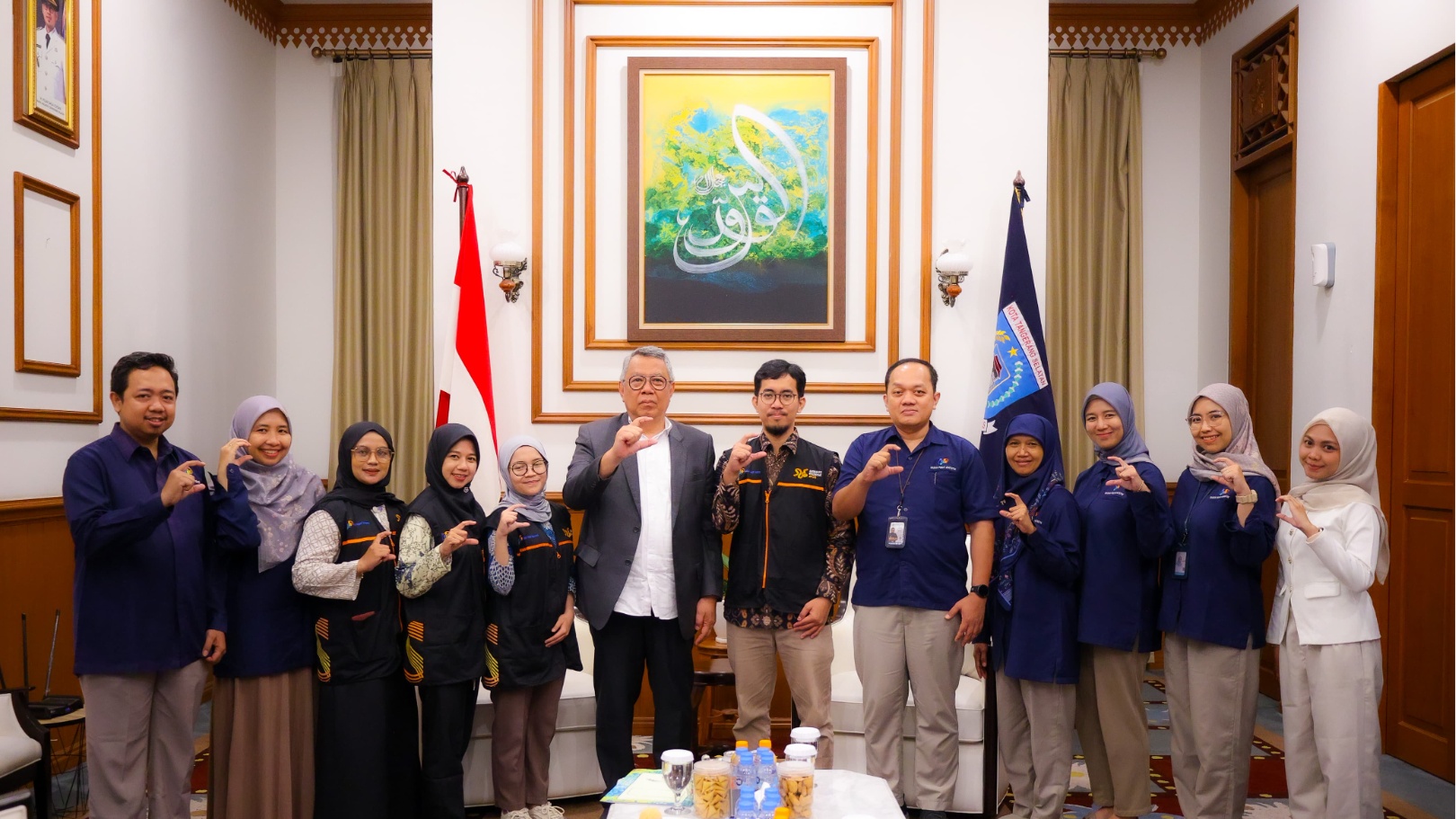 Wali Kota Tangerang Selatan Benyamin Davnie saat mengikuti pendataan Sensus Ekonomi 2026 dan mengajak masyarakat memberikan data yang akurat kepada petugas BPS