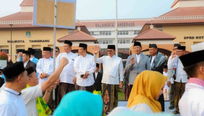 Jalan Sehat Sarungan
