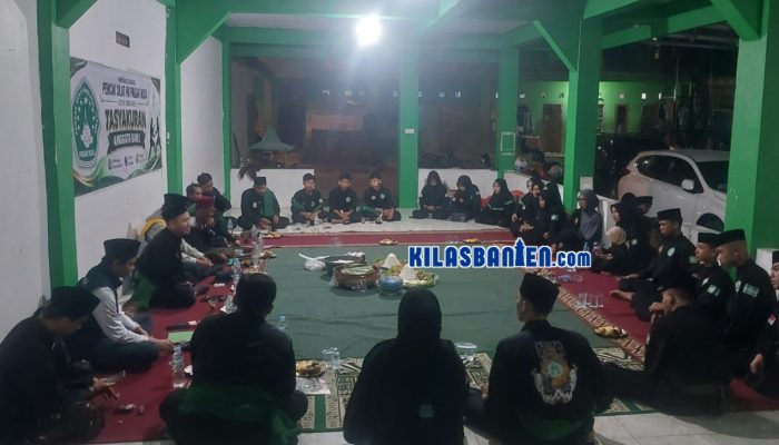 Rangkaian Prosesi pengukuhan 11 santri Pondok Pesantren Al-Fathaniyah sebagai anggota baru Pagar Nusa Rayon Al-Fathaniyah di Kota Serang, Minggu (19/7/2026). Pengurus PCNU Kota Serang menekankan pentingnya menjaga akhlak, marwah pesantren, dan nilai-nilai kebangsaan. (Redaksi Kilas Banten)