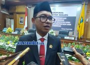 Aktivitas kapal tongkang di perairan Bojonegara, Kabupaten Serang. Fraksi Gerindra DPRD Kabupaten Serang meminta dugaan pencemaran laut segera diusut demi melindungi ekosistem dan kehidupan nelayan. (Redaksi Kilas Banten)