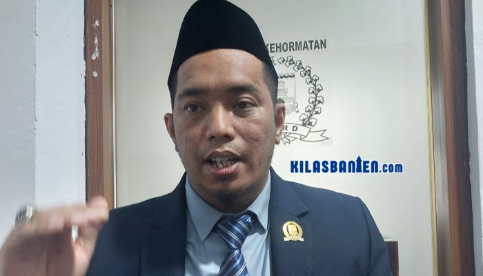 Anggota Komisi IV DPRD Kabupaten Serang bersama jajaran DPUPR saat membahas percepatan proses lelang proyek infrastruktur yang bersumber dari APBD 2026. (Redaksi Kilas Banten)