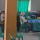 Ratusan orang tua calon siswa mengantre sejak pagi saat mengikuti proses seleksi SPMB 2026 di SMPN 1 Ciruas, Kabupaten Serang. (Redaksi Kilas Banten)