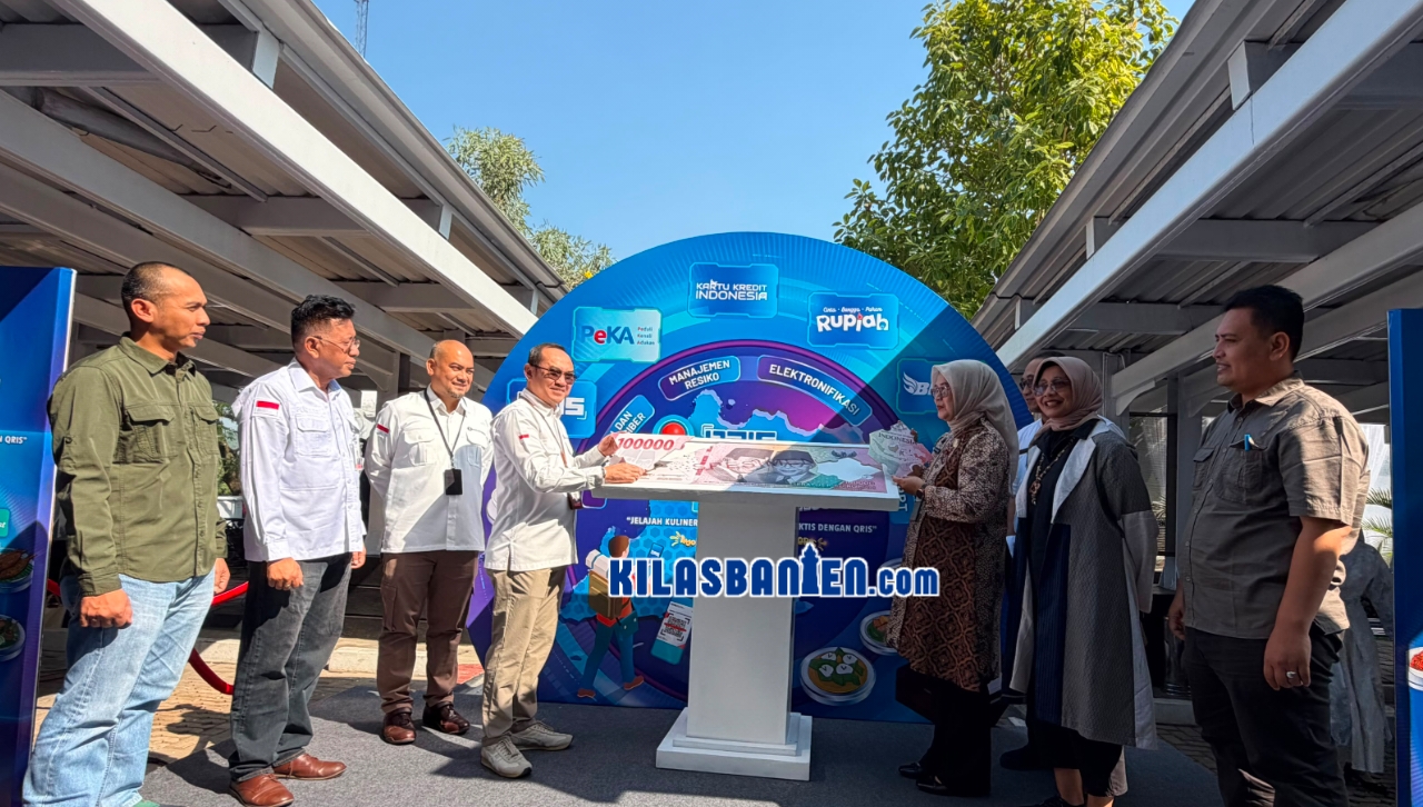 Asisten Daerah II Provinsi Banten Rina Dewiyanti bersama Deputi Kepala Perwakilan Bank Indonesia Provinsi Banten Agus Sumirat membuka Festival Rupiah Banten Jawara (FERBA) 2026 di Kota Serang sebagai upaya memperkuat ekonomi digital dan memperluas penggunaan QRIS.