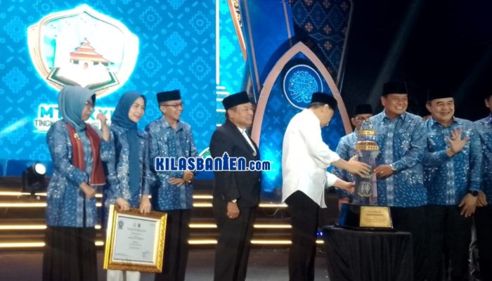 Bupati Serang Ratu Rachamtuzakiyah memberikan apresiasi kepada seluruh kafilah Kabupaten Serang usai berhasil meraih peringkat ketiga pada MTQ XXIII Tingkat Provinsi Banten, Kamis, 9 Juli 2026