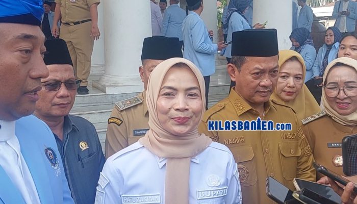 Bupati Serang Ratu Rachmatuzakiyah melepas kafilah Kabupaten Serang yang akan berlaga pada MTQ XXIII Tingkat Provinsi Banten dengan target meraih gelar juara umum, Senin, 6 Juli 2026. (Redaksi Kilas Banten)