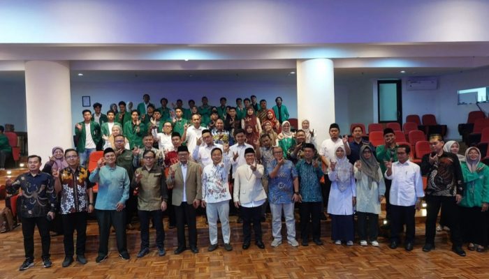 Fakultas Ushuluddin, Adab, dan Humaniora UIN Prof. K.H. Saifuddin Zuhri Purwokerto menggelar Seminar Nasional yang mengangkat tema "Rekonstruksi Rancang Bangun Ilmu-Ilmu Ushuluddin Melalui Paradigma Kampus Berdampak dalam Menjawab Tantangan Sosial Kontemporer".