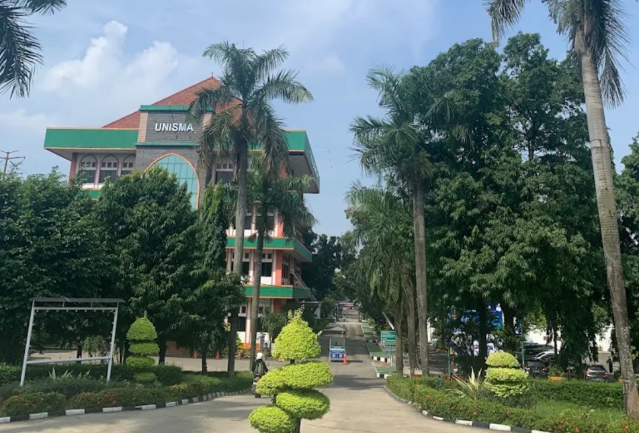 Gedung kampus Universitas Muhammadiyah Indonesia (sebelumnya Universitas Islam 45 Bekasi) yang kini resmi berada di bawah pengelolaan Pimpinan Pusat Muhammadiyah sebagai bagian dari transformasi menuju perguruan tinggi berdaya saing global.
