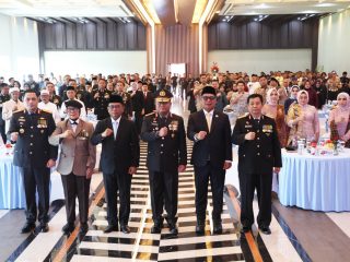 Gubernur Banten Andra Soni menghadiri upacara Hari Bhayangkara ke-80 di Mapolda Banten dan memberikan apresiasi atas sinergi antara Pemerintah Provinsi Banten dengan Polda Banten.