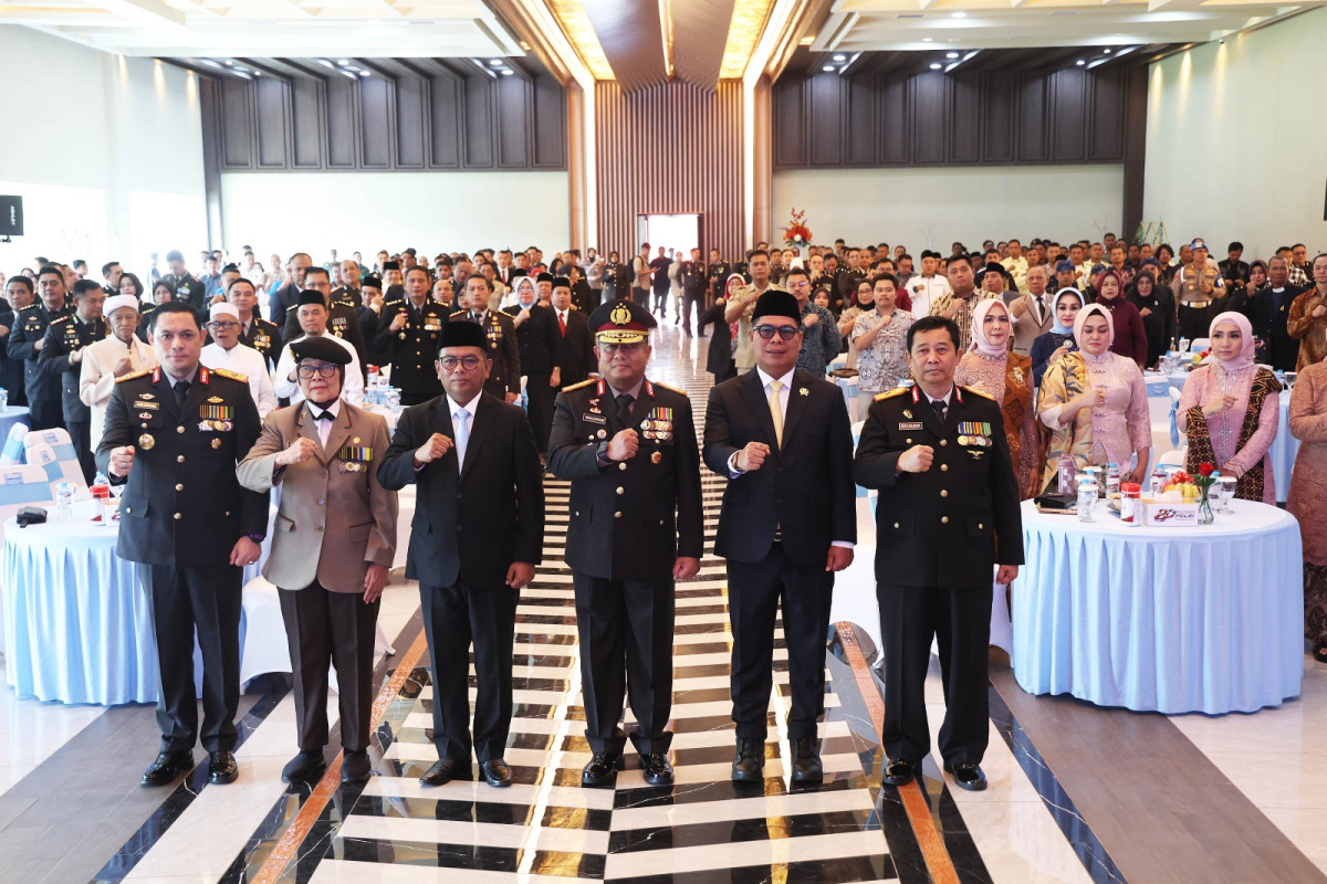 Gubernur Banten Andra Soni menghadiri upacara Hari Bhayangkara ke-80 di Mapolda Banten dan memberikan apresiasi atas sinergi antara Pemerintah Provinsi Banten dengan Polda Banten.
