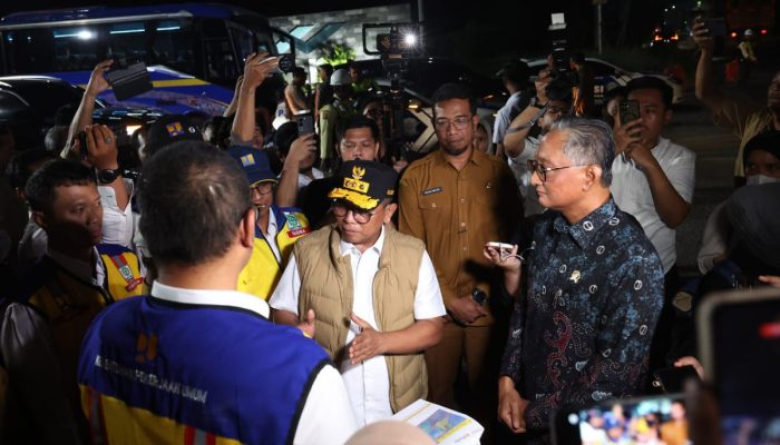Gubernur Banten Andra Soni meninjau ruas Jalan Jaksa Agung R. Soeprapto yang diusulkan diperlebar sebagai akses utama menuju Banten International Stadium dalam persiapan PON XXIII Tahun 2032.