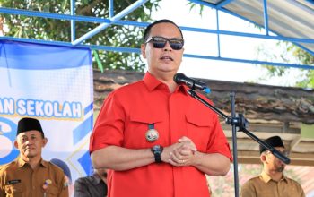 Wali Kota Serang Budi Rustandi memberikan keterangan terkait rotasi pejabat eselon II dan rencana pelantikan di Pemkot Serang.