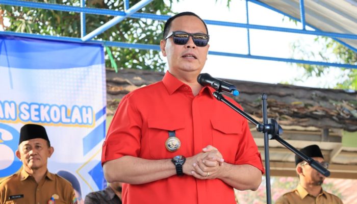 Wali Kota Serang Budi Rustandi memberikan keterangan terkait rotasi pejabat eselon II dan rencana pelantikan di Pemkot Serang.
