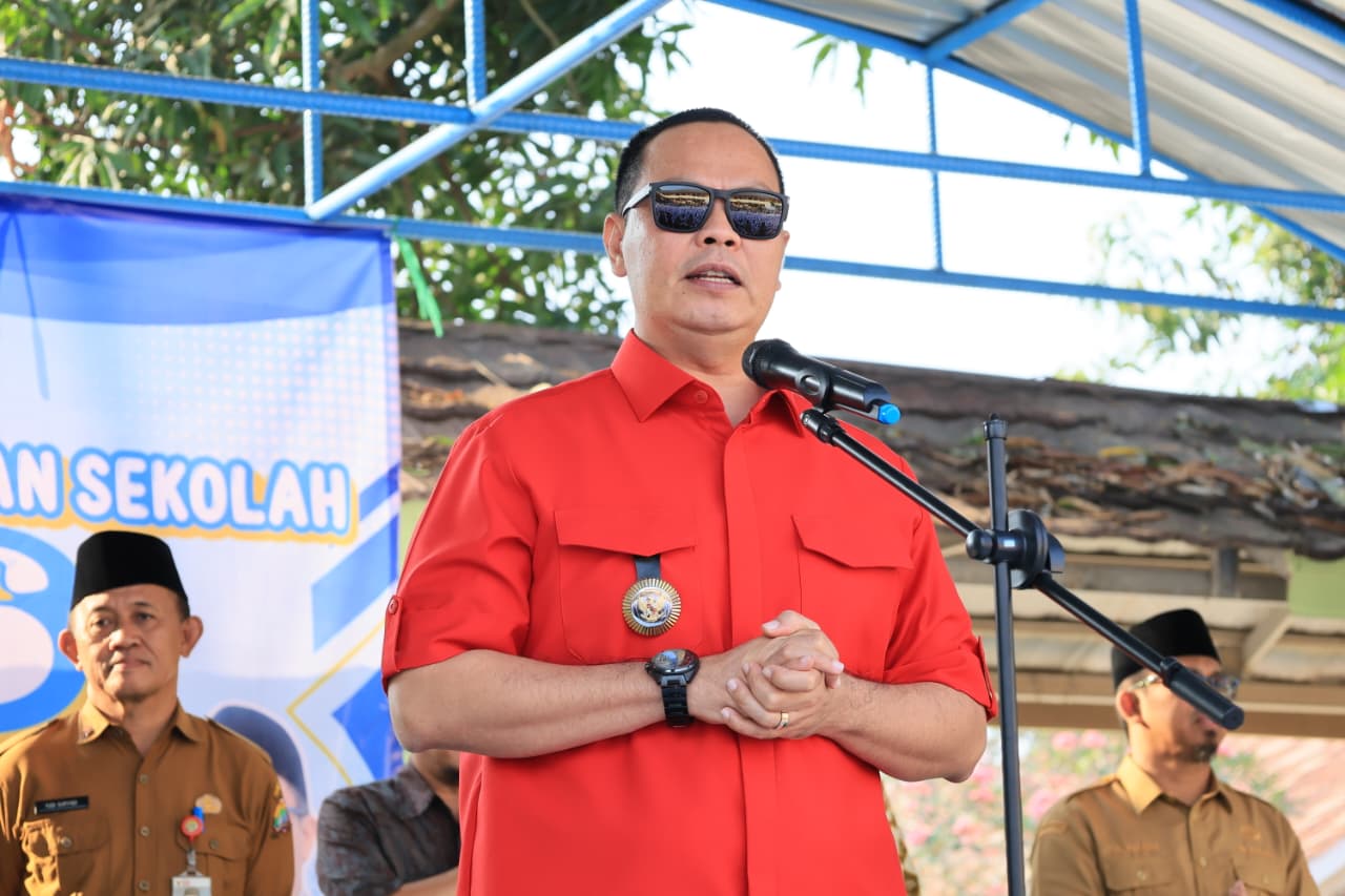 Wali Kota Serang Budi Rustandi memberikan keterangan terkait rotasi pejabat eselon II dan rencana pelantikan di Pemkot Serang.