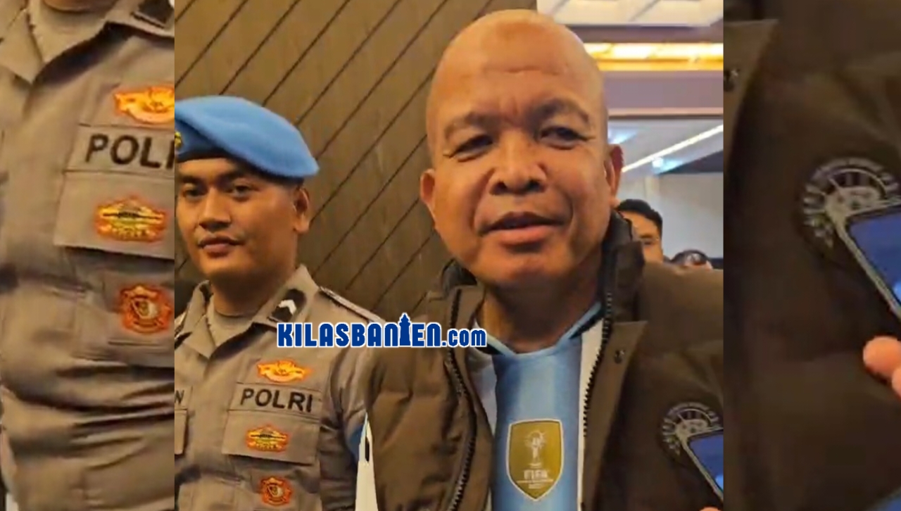 Kapolda Banten Irjen Pol Hengki bersama pejabat daerah dan masyarakat mengikuti nonton bareng final Piala Dunia 2026 antara Spanyol melawan Argentina di Aula Gawe Kuta Baluwarti, Senin, 20 Juli 2026. (Redaksi Kilas Banten)