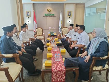 Ketua BAZNAS Kabupaten Serang bersama jajaran pimpinan saat melakukan kunjungan kerja ke Kantor BAZNAS RI di Jakarta untuk mengajukan tambahan kuota program Rumah Tidak Layak Huni (Rutilahu).