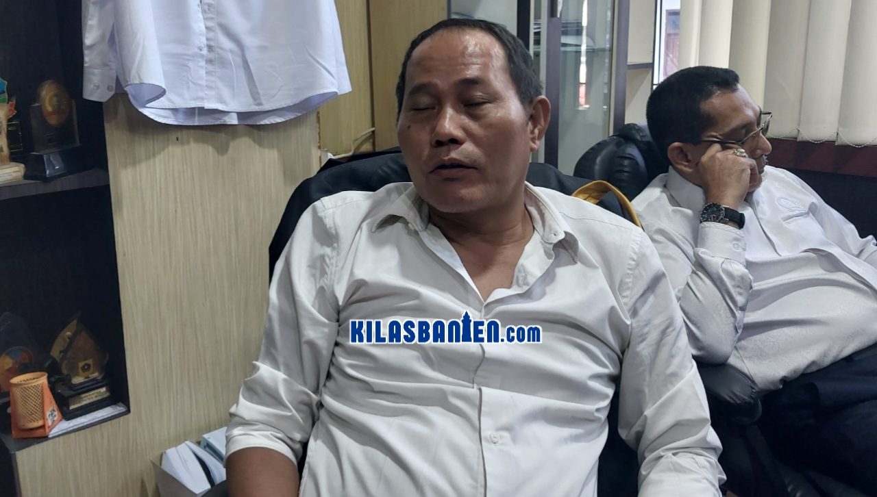 Ketua Komisi II DPRD Kabupaten Serang, Abdul Basit akan memanggil Dinas Pendidikan dan Kebudayaan untuk mengevaluasi tindak lanjut temuan administrasi Dana BOS di sejumlah sekolah negeri. (Redaksi Kilas Banten)