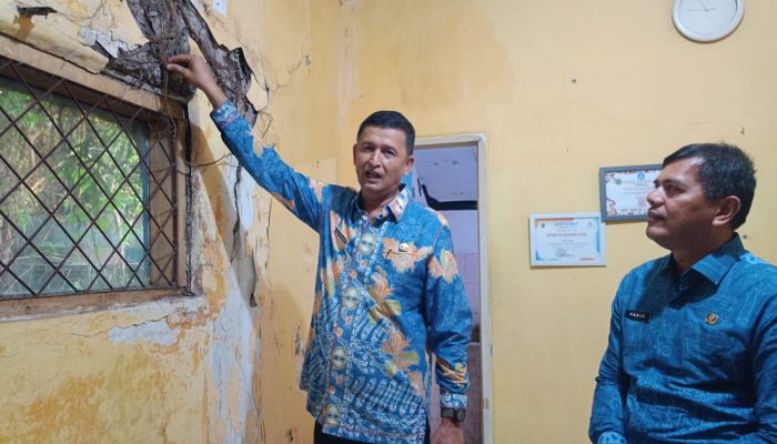Kondisi bangunan lama Kantor BPBD Kabupaten Serang di kawasan Tamansari yang mengalami kerusakan berat sehingga seluruh aktivitas operasional dipindahkan ke Puspem Kabupaten Serang di Ciruas.