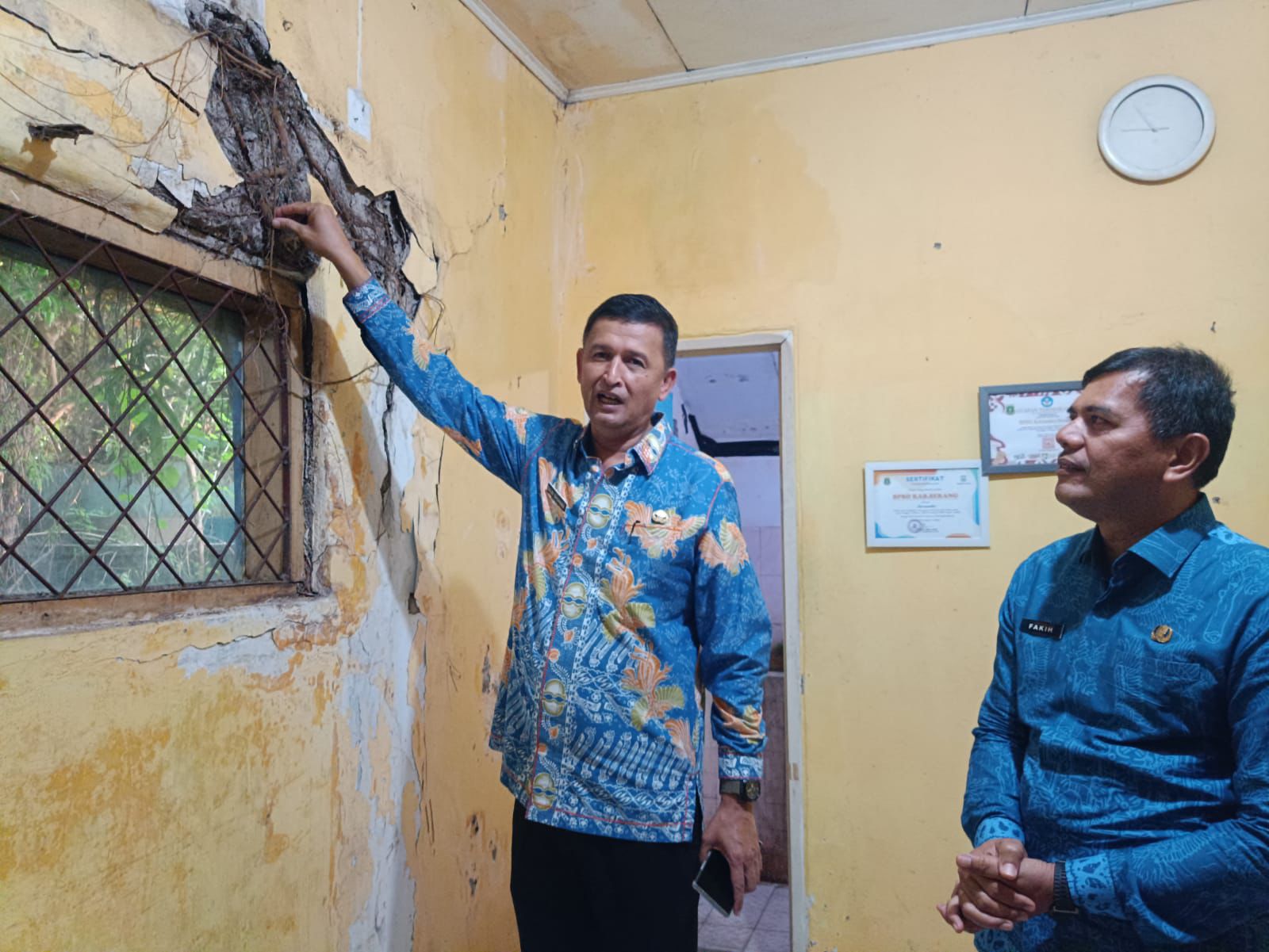 Kondisi bangunan lama Kantor BPBD Kabupaten Serang di kawasan Tamansari yang mengalami kerusakan berat sehingga seluruh aktivitas operasional dipindahkan ke Puspem Kabupaten Serang di Ciruas.