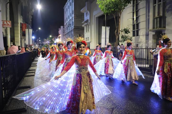 Kontingen Kota Tangerang menampilkan pertunjukan budaya dalam Karnaval Budaya Nusantara APEKSI XVIII di Kota Medan hingga berhasil meraih penghargaan Penampil Terbaik Non-Ranking.