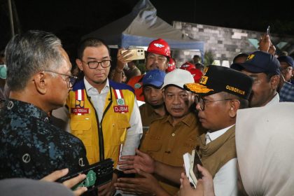 Menteri Pekerjaan Umum Dody Hanggodo bersama Gubernur Banten Andra Soni meninjau kondisi Jalan Nasional Serdang-Bojonegara-Merak yang akan diperlebar menjadi empat lajur untuk mengatasi kemacetan dan mendukung aktivitas kawasan industri.