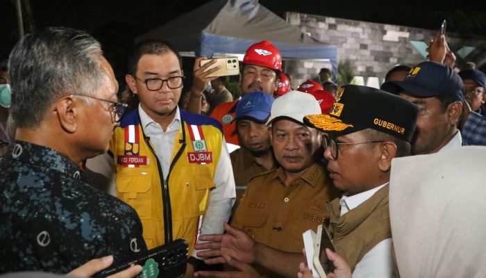 Menteri Pekerjaan Umum Dody Hanggodo bersama Gubernur Banten Andra Soni meninjau kondisi Jalan Nasional Serdang-Bojonegara-Merak yang akan diperlebar menjadi empat lajur untuk mengatasi kemacetan dan mendukung aktivitas kawasan industri.