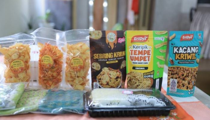 Pelaku UMKM mengikuti proses pengurusan Nomor Induk Berusaha (NIB) melalui sistem Online Single Submission (OSS) sebagai upaya memperoleh legalitas usaha dan memperluas akses pengembangan bisnis.