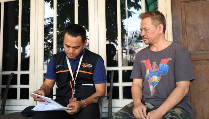 Petugas Badan Pusat Statistik (BPS) melakukan pendataan kepada pelaku usaha dalam rangka pelaksanaan Sensus Ekonomi 2026 untuk mendukung penyusunan kebijakan pembangunan berbasis data.