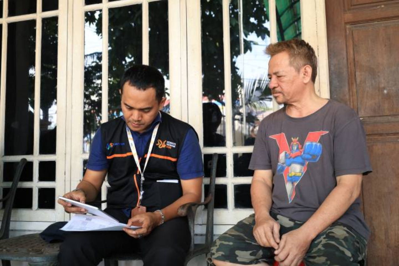 Petugas Badan Pusat Statistik (BPS) melakukan pendataan kepada pelaku usaha dalam rangka pelaksanaan Sensus Ekonomi 2026 untuk mendukung penyusunan kebijakan pembangunan berbasis data.