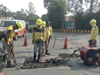Jalan Gajah Tunggal Rusak Berat Akhirnya Dibenahi, Pemkot Tangerang Kebut Perbaikan Demi Selamatkan Mobilitas Ribuan Pekerja
