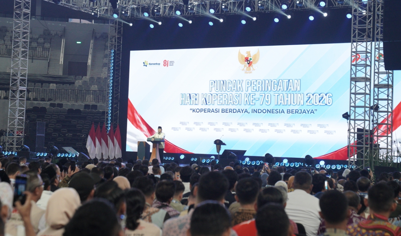 Presiden Prabowo Subianto menyampaikan pidato saat peringatan Hari Koperasi Nasional ke-79 di Indonesia Arena, Senayan, Jakarta, Minggu (12/7/2026).