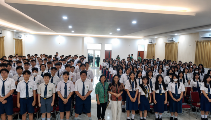 Psikolog Puspaga Terbang Tinggi Kota Tangerang memberikan edukasi mengenai pencegahan bullying kepada siswa SMA/SMK Mutiara Bangsa 1 sebagai upaya menciptakan lingkungan sekolah yang aman dan nyaman.