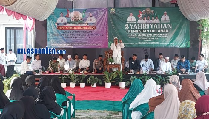 Ratusan jamaah menghadiri Syahriyahan Pengajian Bulanan MWCNU Kecamatan Cipocok Jaya di Pondok Pesantren Al-Ulya Al-Mubarok, Kelurahan Banjarsari, Kota Serang, Jumat, 10 Juli 2026. (Redaksi Kilas Banten)