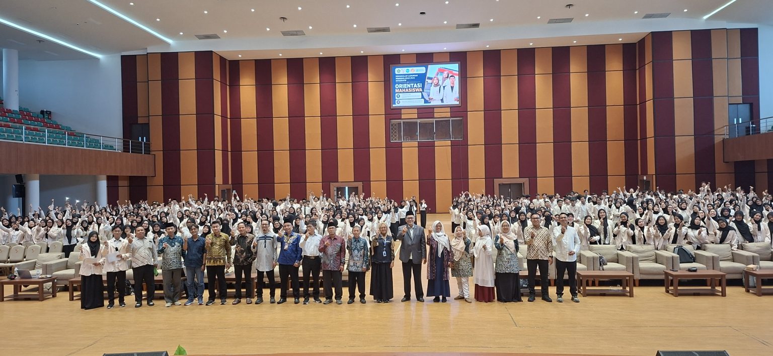 Ratusan mahasiswa FTIK UIN Sultan Maulana Hasanuddin Banten mengikuti Orientasi PLP Integratif 2026 dan Workshop Perangkat Pembelajaran Berbasis Artificial Intelligence (AI) sebelum menjalankan praktik mengajar di sekolah dan pengabdian kepada masyarakat.