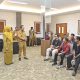 Sebanyak 16 penyandang disabilitas yang tergabung dalam Perkumpulan Penyandang Disabilitas Indonesia (PPDI) Kabupaten Serang mengikuti pelatihan pembuatan espresso dan latte art yang digelar Dinas Tenaga Kerja dan Transmigrasi (Disnakertrans) Kabupaten Serang.