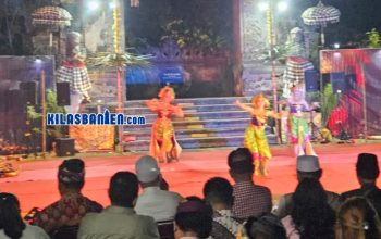PHDI Kota Serang menggelar Malam Kebersamaan Seni dan Budaya di Pura Eka Wira Anantha. KH Matin Syarkowi mengajak generasi muda menjaga tradisi serta memperkuat toleransi dan persaudaraan lintas agama. (Redaksi Kilas Banten)