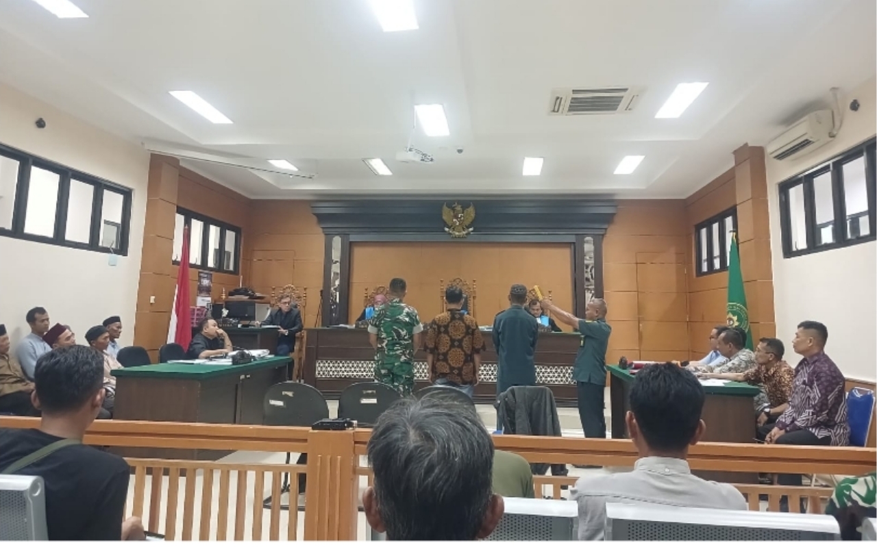 Suasana persidangan perkara dugaan sengketa lahan Desa Rancapinang, Kecamatan Cimanggu, Kabupaten Pandeglang, yang menghadirkan sejumlah saksi untuk mengungkap kronologi kepemilikan tanah dan proses penerbitan dokumen lahan.