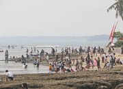 Libur Sekolah 2026, Pantai Anyer-Cinangka Dibanjiri 273 Ribu Wisatawan, Hotel Nyaris Ludes Terpesan