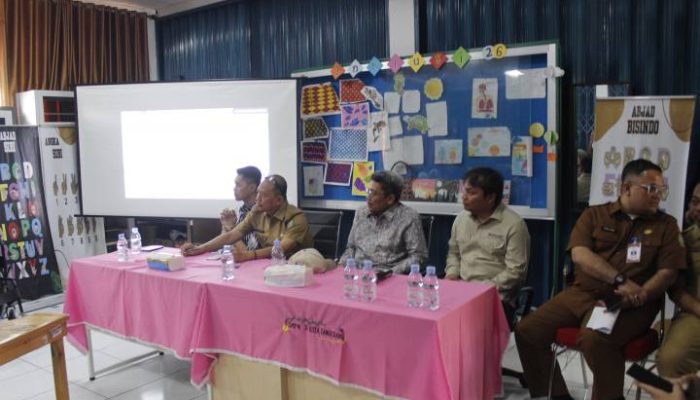 Tim Penilai Independen Bappenas meninjau langsung pelaksanaan Program Gampang Sekolah di Kota Tangerang sebagai bagian dari proses verifikasi Penghargaan Pembangunan Daerah (PPD) 2026.
