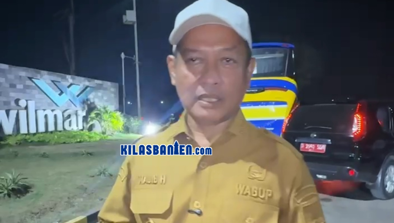 Wakil Bupati Serang Muhammad Najib Hamas mendampingi kunjungan Menteri Pekerjaan Umum dan Gubernur Banten saat meninjau rencana pelebaran Jalan Bojonegara–Pulo Ampel, Senin, 6 Juli 2026