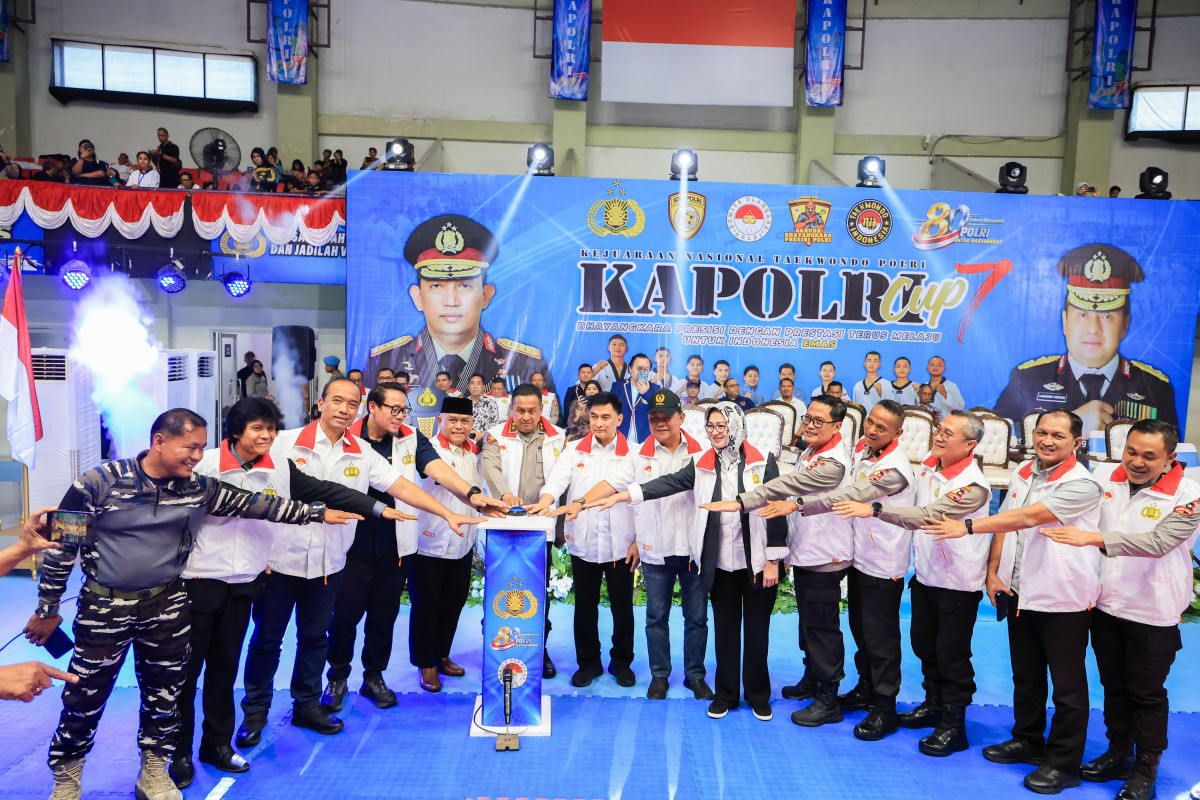 Wakil Gubernur Banten Achmad Dimyati Natakusumah menghadiri pembukaan Kejurnas Taekwondo Kapolri Cup VII Tahun 2026 di Indoor Stadium Kelapa Dua, Kabupaten Tangerang.