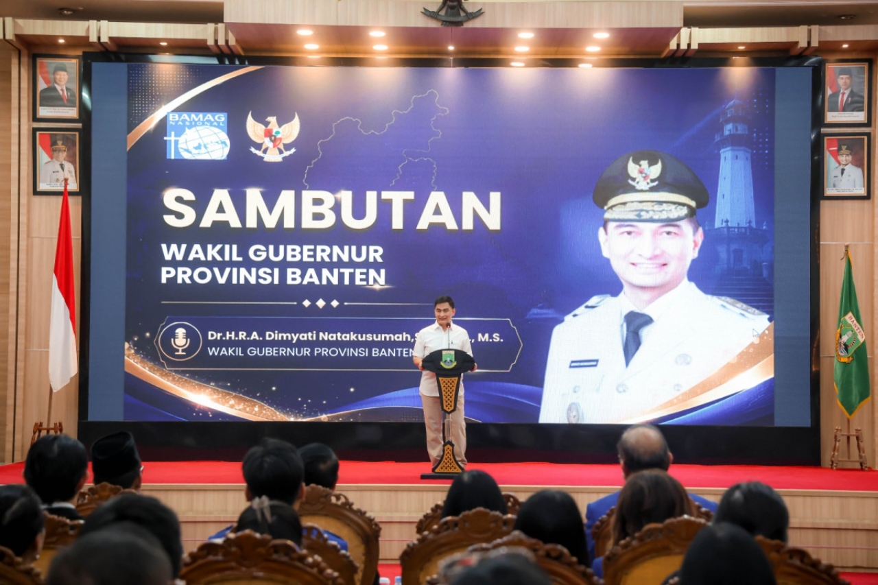 Wakil Gubernur Banten Achmad Dimyati Natakusumah mengukuhkan pengurus Badan Musyawarah Antar Gereja Nasional (Bamagnas) Provinsi Banten di Pendopo Gubernur Banten, KP3B, Kota Serang