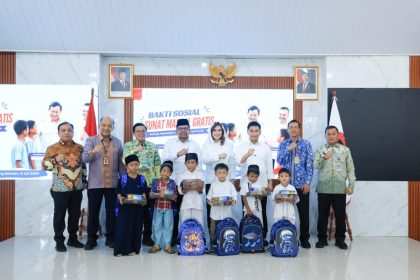 Wakil Gubernur Banten Achmad Dimyati Natakusumah menghadiri bakti sosial sunatan massal gratis yang digelar Pendekar 08 di BLKI Provinsi Banten, Kota Tangerang Selatan.
