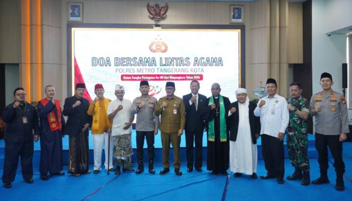 Wakil Wali Kota Tangerang Maryono menghadiri doa bersama lintas agama dalam rangka Hari Bhayangkara ke-80 di Mapolres Metro Tangerang Kota sebagai bentuk dukungan terhadap sinergi menjaga keamanan dan persatuan.