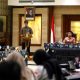 Wali Kota Tangerang Sachrudin memberikan arahan dalam sosialisasi Peraturan Pemerintah Nomor 16 Tahun 2021 tentang Penyelenggaraan Bangunan Gedung di Pusat Pemerintahan Kota Tangerang, Kamis (16/7/2026).