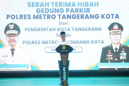 Wali Kota Tangerang Sachrudin menyerahkan hibah Gedung Parkir senilai Rp20,9 miliar kepada Kapolres Metro Tangerang Kota Kombes Pol Raden Muhammad Jauhari sebagai bentuk sinergi untuk meningkatkan pelayanan publik dan keamanan di Kota Tangerang