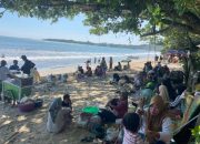 Anyer-Carita Tetap Ramai, Gunung Anak Krakatau Berstatus Siaga, Pemprov Banten Perkuat Mitigasi dan Pastikan Wisata Aman