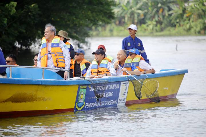 Festival Cisadane 2026 menggelar aksi tanam pohon dan bersih Sungai Cisadane bersama Wali Kota Tangerang Sachrudin.
