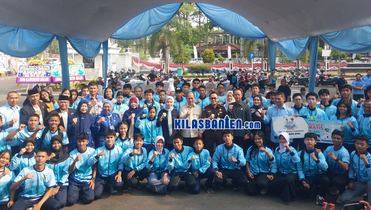 Bupati Serang Ratu Rachmatuzakiyah menghadiri pelantikan pengurus KONI Kabupaten Serang periode 2026–2030 dan menegaskan target meraih banyak medali emas pada ajang Porprov Banten, Kamis, 6 Agustus 2026